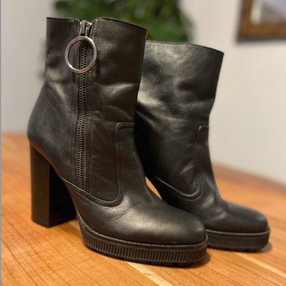 Heeled 100% Leather Boots, Side Zipper with Hoop Detail, Black, Size 8 - Picture 5 of 8
